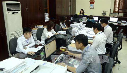 Thu ngân sách 7 tháng vẫn tăng thấp ảnh 1